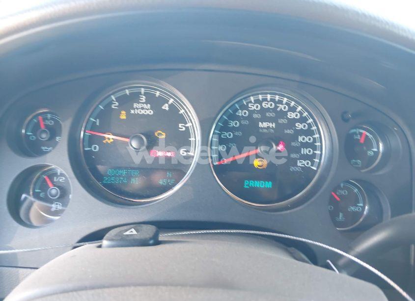 Photo 7 of 2013 Chevrolet Suburban 1500 LTZ (VIN 1GNSKKE75DR211952)