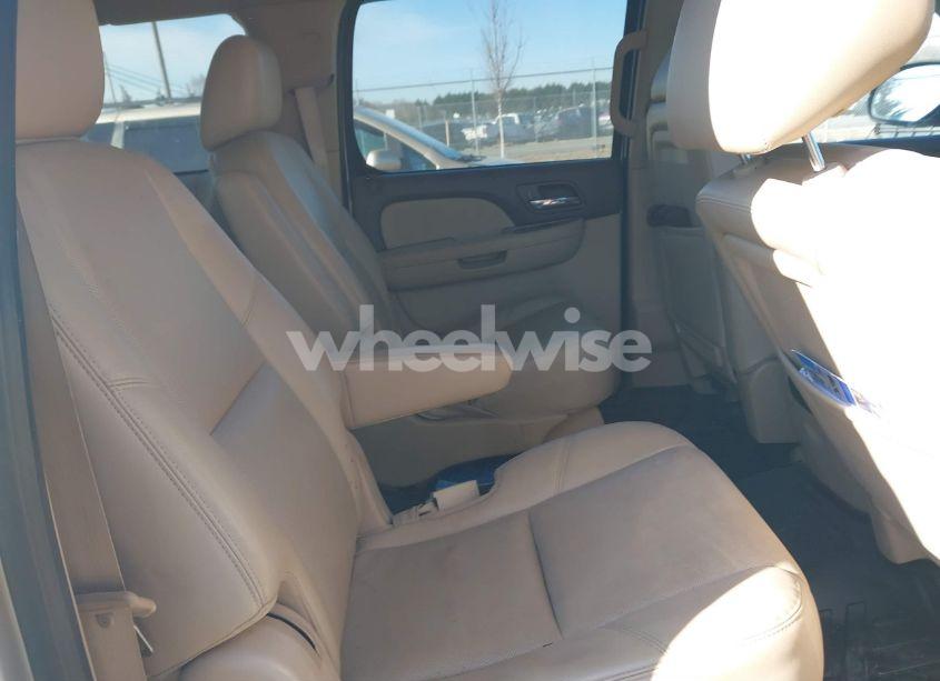 Photo 8 of 2013 Chevrolet Suburban 1500 LTZ (VIN 1GNSKKE75DR211952)