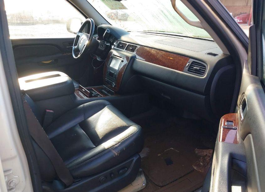 Photo 5 of 2013 Chevrolet Suburban 1500 LTZ (VIN 1GNSKKE75DR261198)