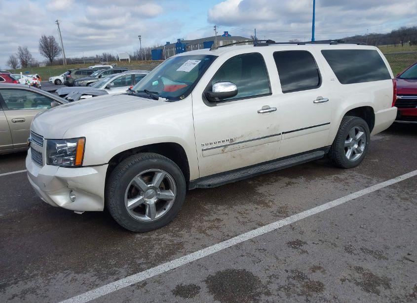 Photo 2 of 2014 Chevrolet Suburban 1500 LTZ (VIN 1GNSKKE75ER134680)