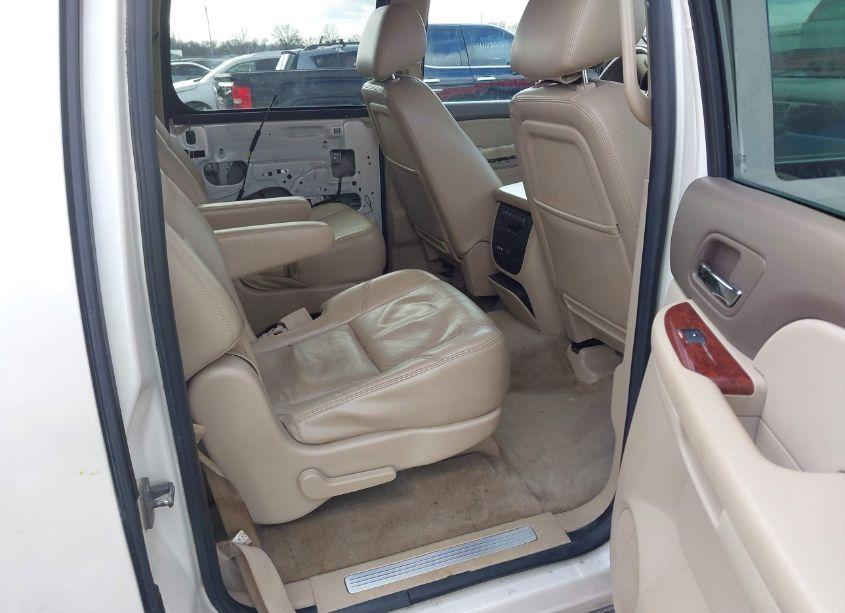 Photo 8 of 2014 Chevrolet Suburban 1500 LTZ (VIN 1GNSKKE75ER134680)