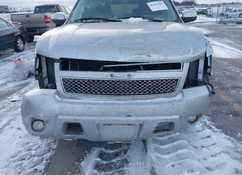 Photo 6 of 2013 Chevrolet Suburban 1500 LTZ (VIN 1GNSKKE77DR170966)