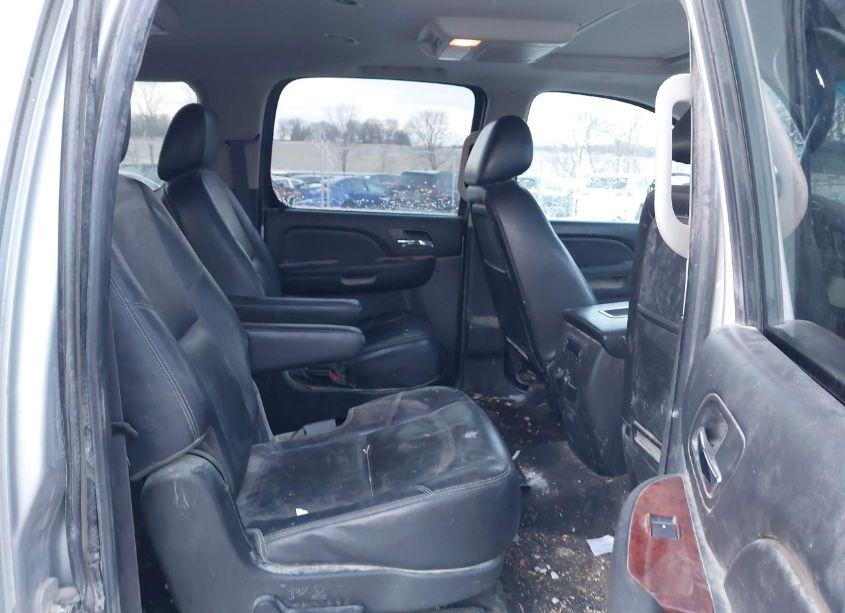 Photo 8 of 2013 Chevrolet Suburban 1500 LTZ (VIN 1GNSKKE77DR170966)