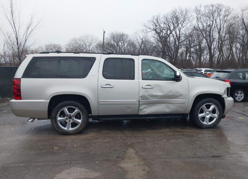 Photo 14 of 2014 Chevrolet Suburban 1500 LTZ (VIN 1GNSKKE77ER176879)