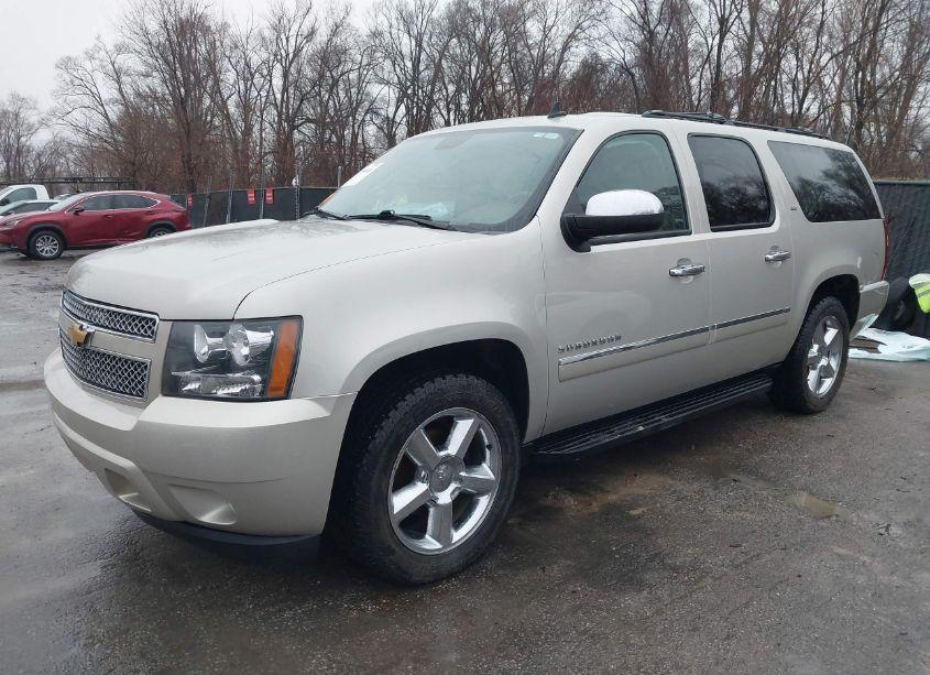 Photo 2 of 2014 Chevrolet Suburban 1500 LTZ (VIN 1GNSKKE77ER176879)