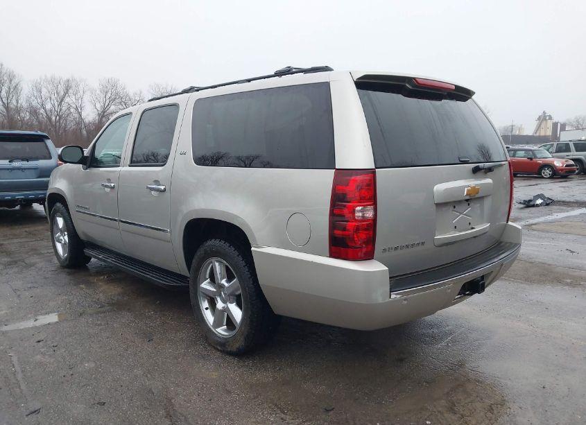 Photo 3 of 2014 Chevrolet Suburban 1500 LTZ (VIN 1GNSKKE77ER176879)