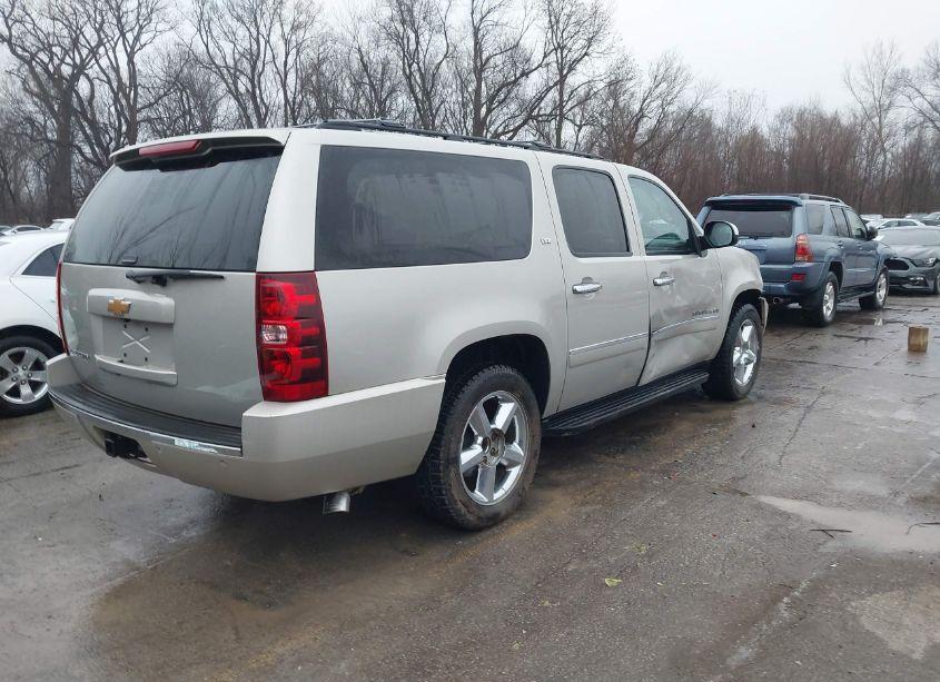 Photo 4 of 2014 Chevrolet Suburban 1500 LTZ (VIN 1GNSKKE77ER176879)