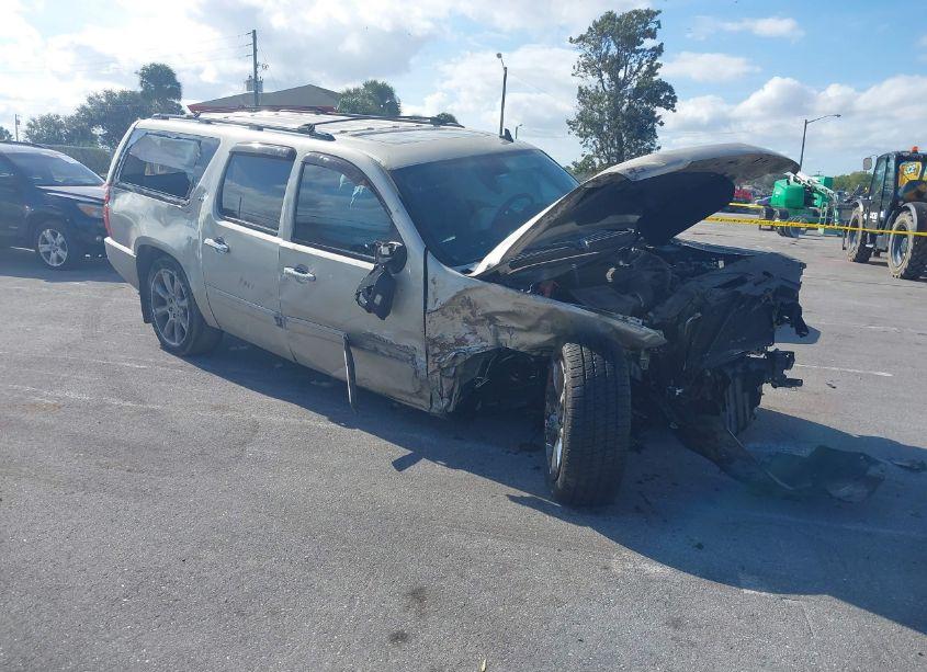 2013 Chevrolet Suburban 1500 LTZ (VIN 1GNSKKE78DR374904) main photo