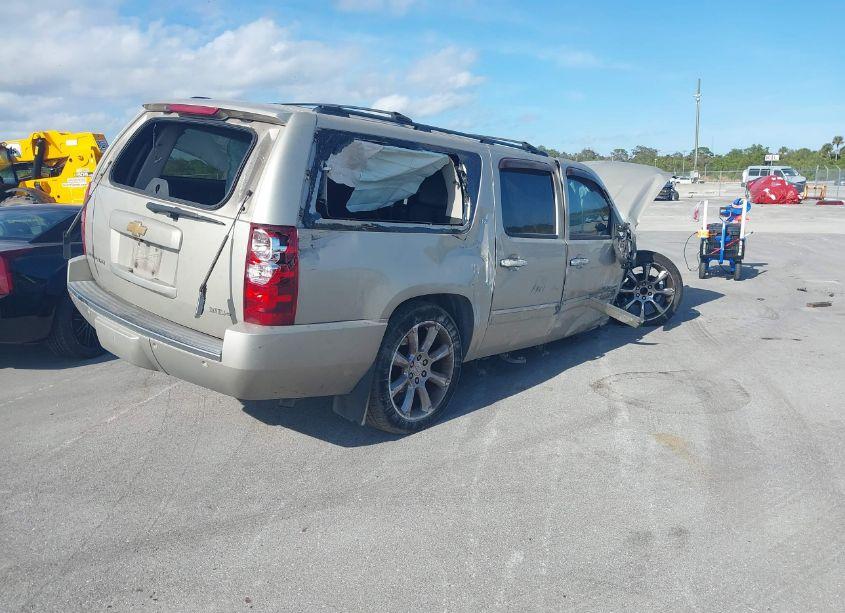 Photo 4 of 2013 Chevrolet Suburban 1500 LTZ (VIN 1GNSKKE78DR374904)
