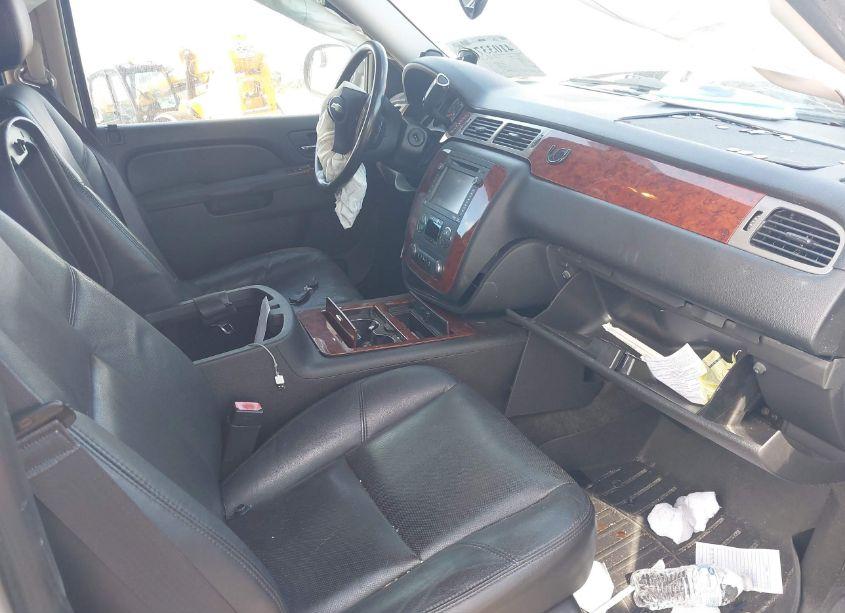 Photo 5 of 2013 Chevrolet Suburban 1500 LTZ (VIN 1GNSKKE78DR374904)