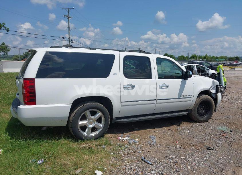 Photo 13 of 2014 Chevrolet Suburban 1500 LTZ (VIN 1GNSKKE78ER134057)