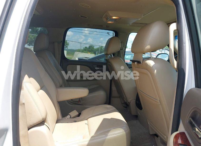 Photo 8 of 2014 Chevrolet Suburban 1500 LTZ (VIN 1GNSKKE78ER134057)