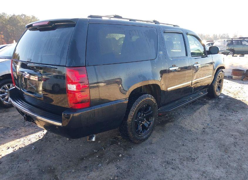 Photo 4 of 2013 Chevrolet Suburban 1500 LTZ (VIN 1GNSKKE79DR175389)