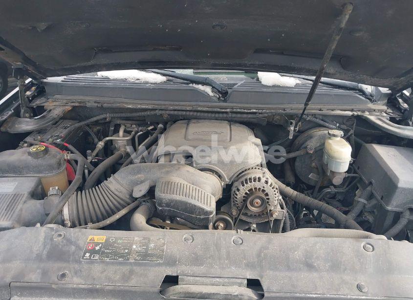 Photo 10 of 2013 Chevrolet Suburban 1500 LTZ (VIN 1GNSKKE79DR183895)