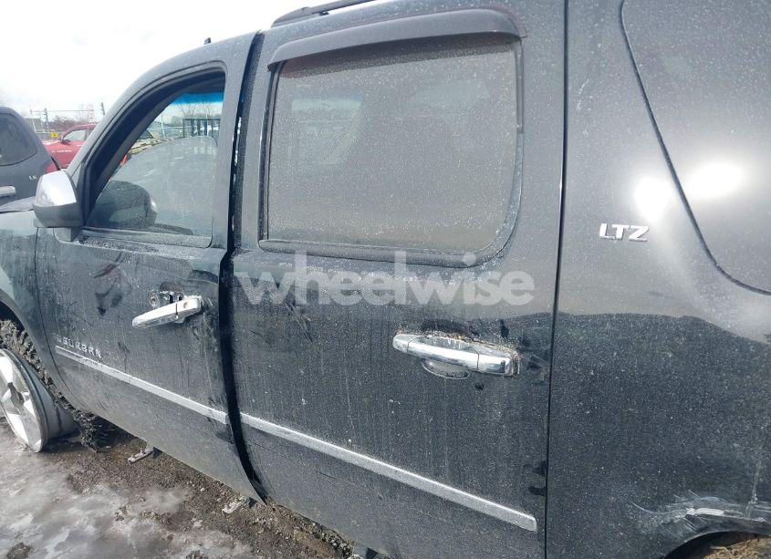 Photo 15 of 2013 Chevrolet Suburban 1500 LTZ (VIN 1GNSKKE79DR183895)