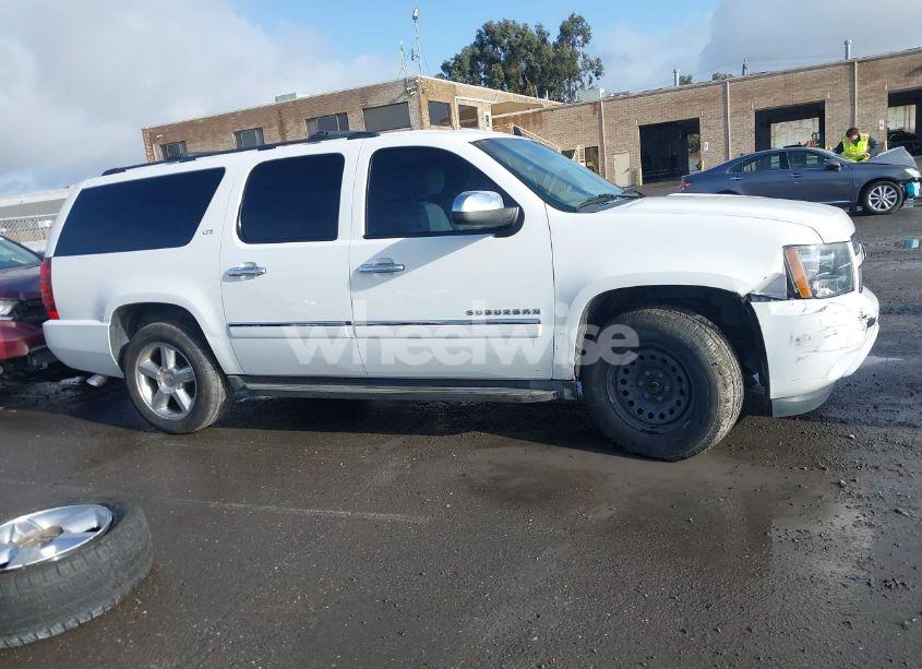 Photo 14 of 2014 Chevrolet Suburban 1500 LTZ (VIN 1GNSKKE79ER139252)