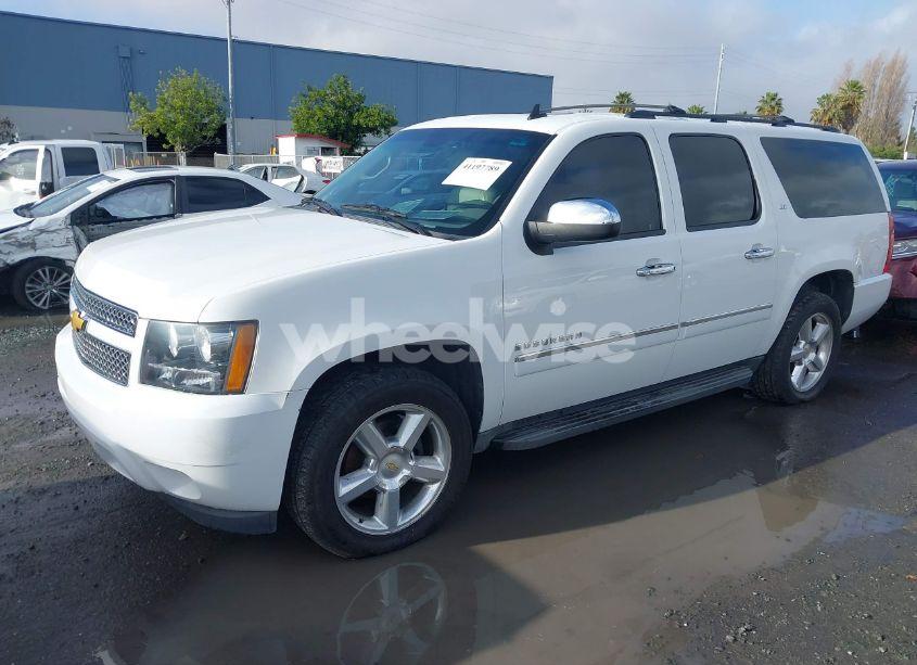 Photo 2 of 2014 Chevrolet Suburban 1500 LTZ (VIN 1GNSKKE79ER139252)