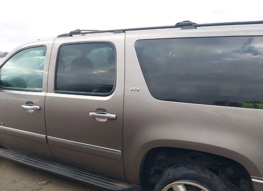 Photo 15 of 2012 Chevrolet Suburban 1500 LTZ (VIN 1GNSKKE7XCR201917)