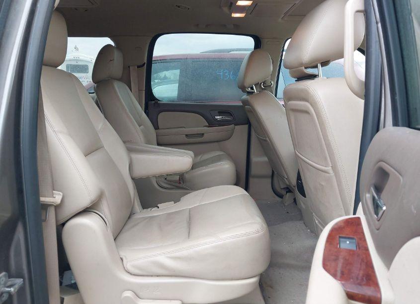 Photo 8 of 2012 Chevrolet Suburban 1500 LTZ (VIN 1GNSKKE7XCR201917)