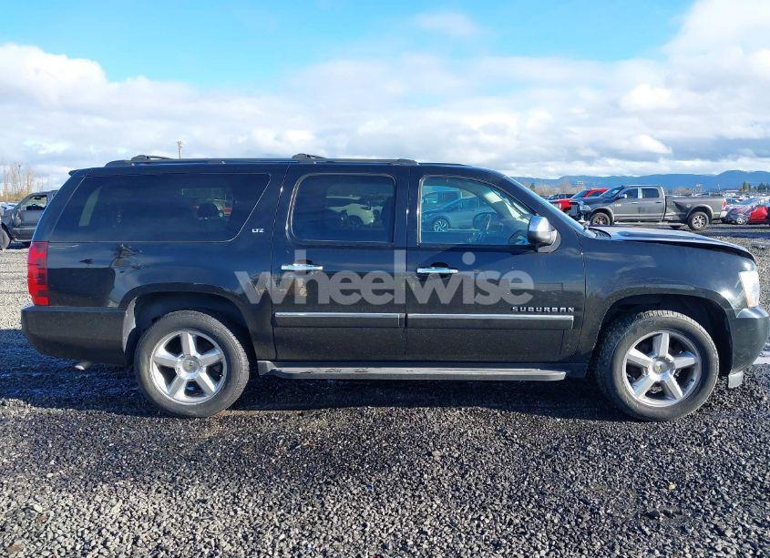 Photo 13 of 2013 Chevrolet Suburban 1500 LTZ (VIN 1GNSKKE7XDR211929)