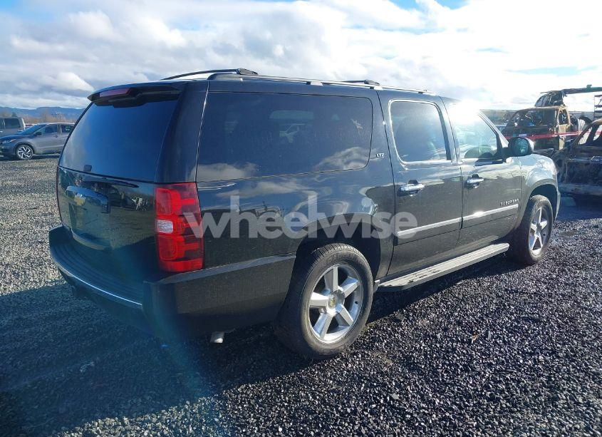 Photo 4 of 2013 Chevrolet Suburban 1500 LTZ (VIN 1GNSKKE7XDR211929)
