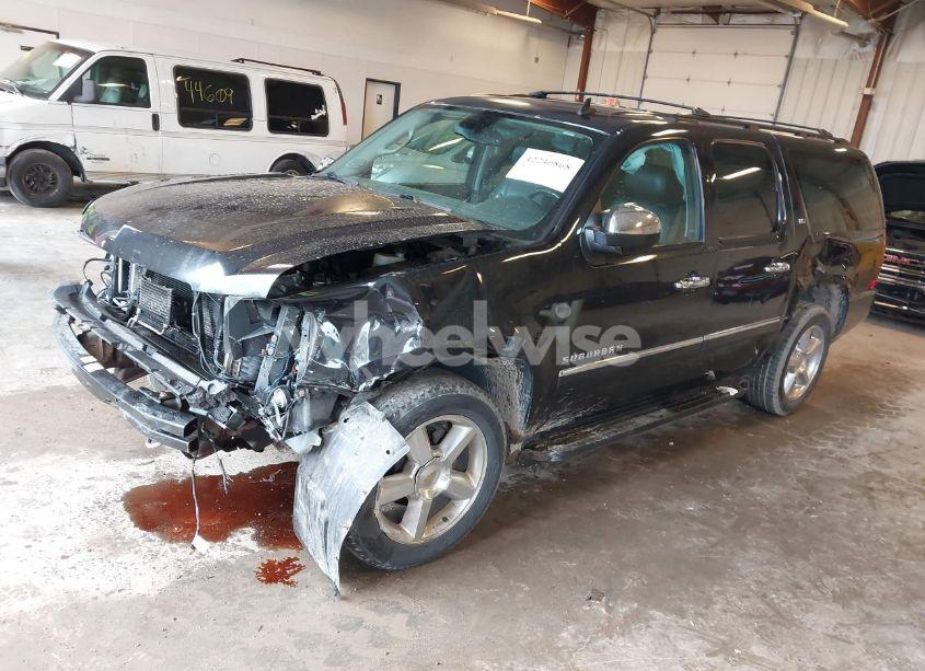 Photo 2 of 2013 Chevrolet Suburban 1500 LTZ (VIN 1GNSKKE7XDR290003)