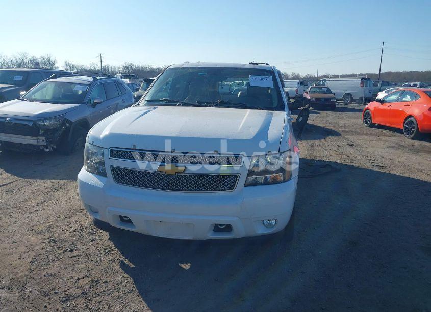 Photo 12 of 2014 Chevrolet Suburban 1500 LTZ (VIN 1GNSKKE7XER146467)