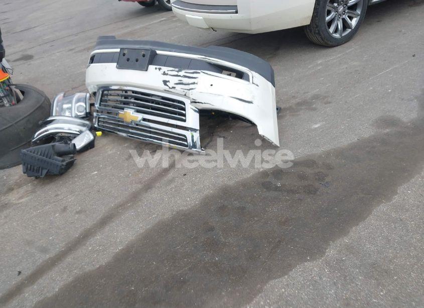 Photo 12 of 2015 Chevrolet Suburban 1500 LTZ (VIN 1GNSKKKC3FR685046)