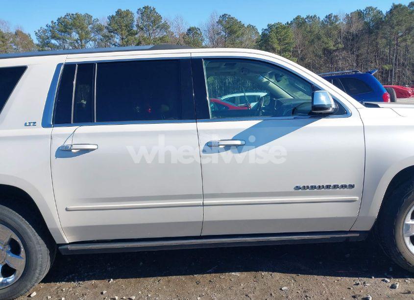 Photo 13 of 2015 Chevrolet Suburban 1500 LTZ (VIN 1GNSKKKC6FR573888)