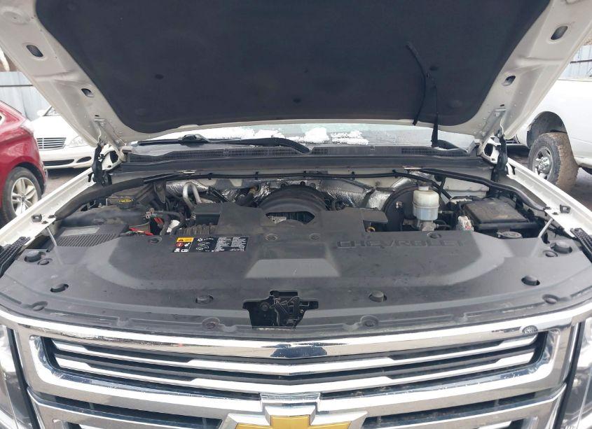 Photo 10 of 2015 Chevrolet Suburban 1500 LTZ (VIN 1GNSKKKC9FR597358)