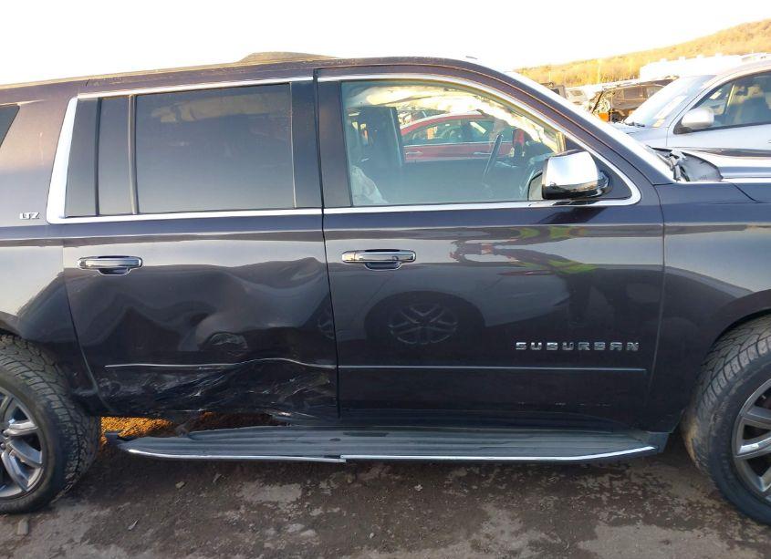 Photo 13 of 2015 Chevrolet Suburban 1500 LTZ (VIN 1GNSKKKCXFR553319)