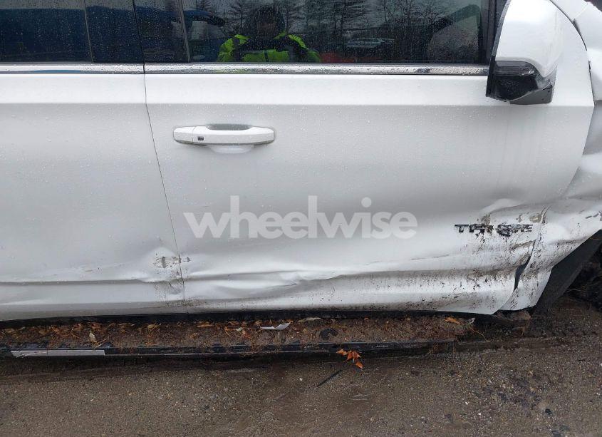 Photo 19 of 2022 Chevrolet Tahoe 4WD LT (VIN 1GNSKNKD0NR180090)