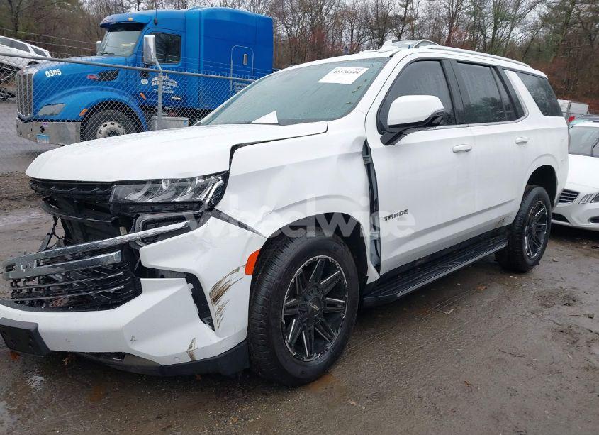 Photo 2 of 2022 Chevrolet Tahoe 4WD LT (VIN 1GNSKNKD0NR180090)