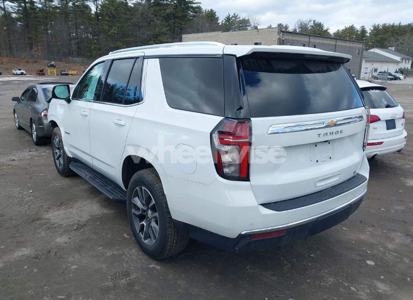 Photo 3 of 2022 Chevrolet Tahoe 4WD LT (VIN 1GNSKNKD1NR304805)
