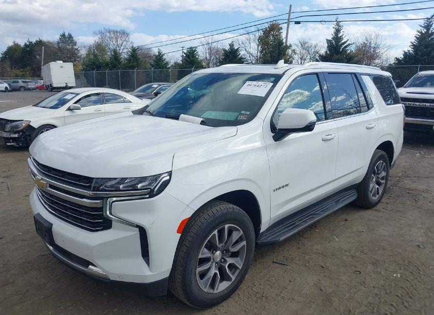 Photo 2 of 2022 Chevrolet Tahoe 4WD LT (VIN 1GNSKNKD2NR266792)