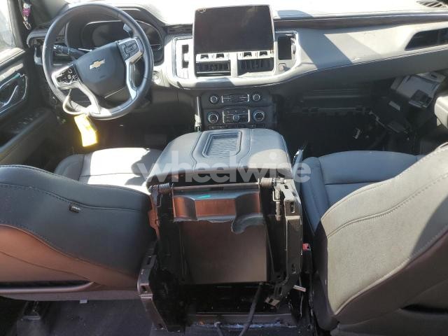 Photo 2 of 2022 CHEVROLET TAHOE K1500 LT (VIN 1GNSKNKD2NR314615)