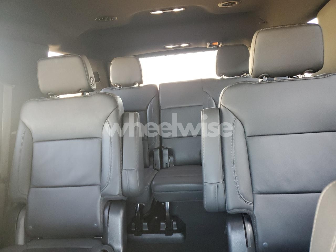 Photo 10 of 2024 CHEVROLET TAHOE K1500 LT (VIN 1GNSKNKD2RR124836)