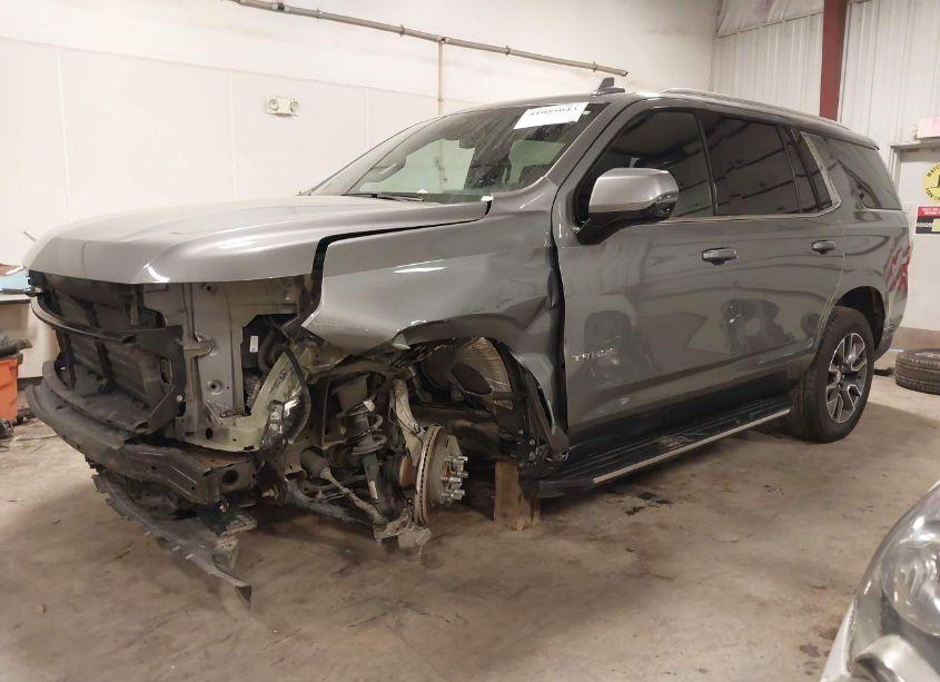 Photo 2 of 2022 Chevrolet Tahoe 4WD LT (VIN 1GNSKNKD3NR123690)