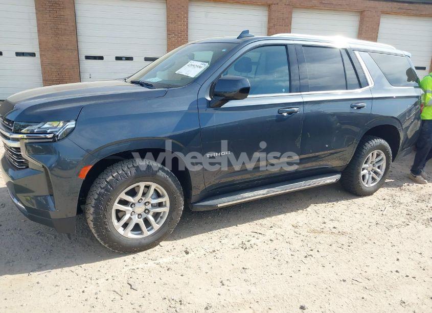 Photo 2 of 2021 Chevrolet Tahoe 4WD LT (VIN 1GNSKNKD4MR250981)
