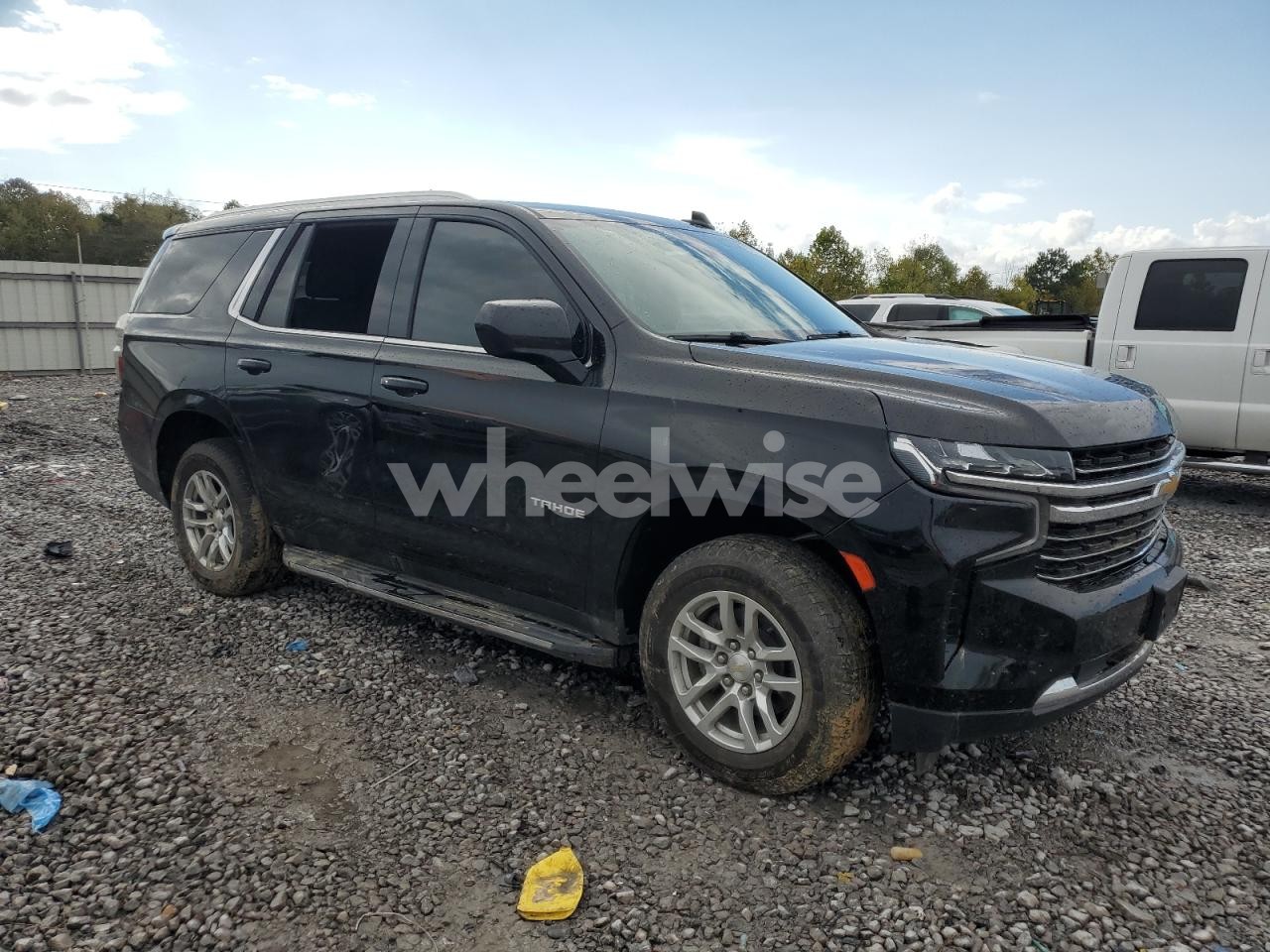 Photo 4 of 2021 CHEVROLET TAHOE K1500 LT (VIN 1GNSKNKD4MR268445)