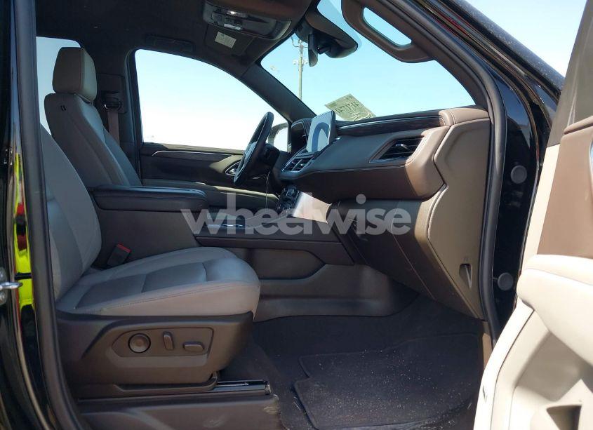 Photo 5 of 2024 Chevrolet Tahoe 4WD LT (VIN 1GNSKNKD6RR302151)