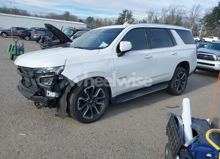 Photo 2 of 2022 Chevrolet Tahoe 4WD LT (VIN 1GNSKNKD8NR354312)