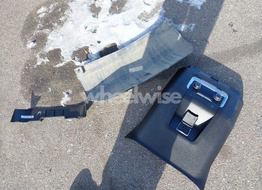 Photo 12 of 2021 Chevrolet Tahoe 4WD LT (VIN 1GNSKNKDXMR371904)