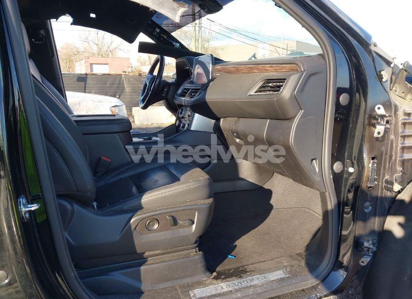 Photo 5 of 2022 Chevrolet Tahoe 4WD LT (VIN 1GNSKNKDXNR312014)