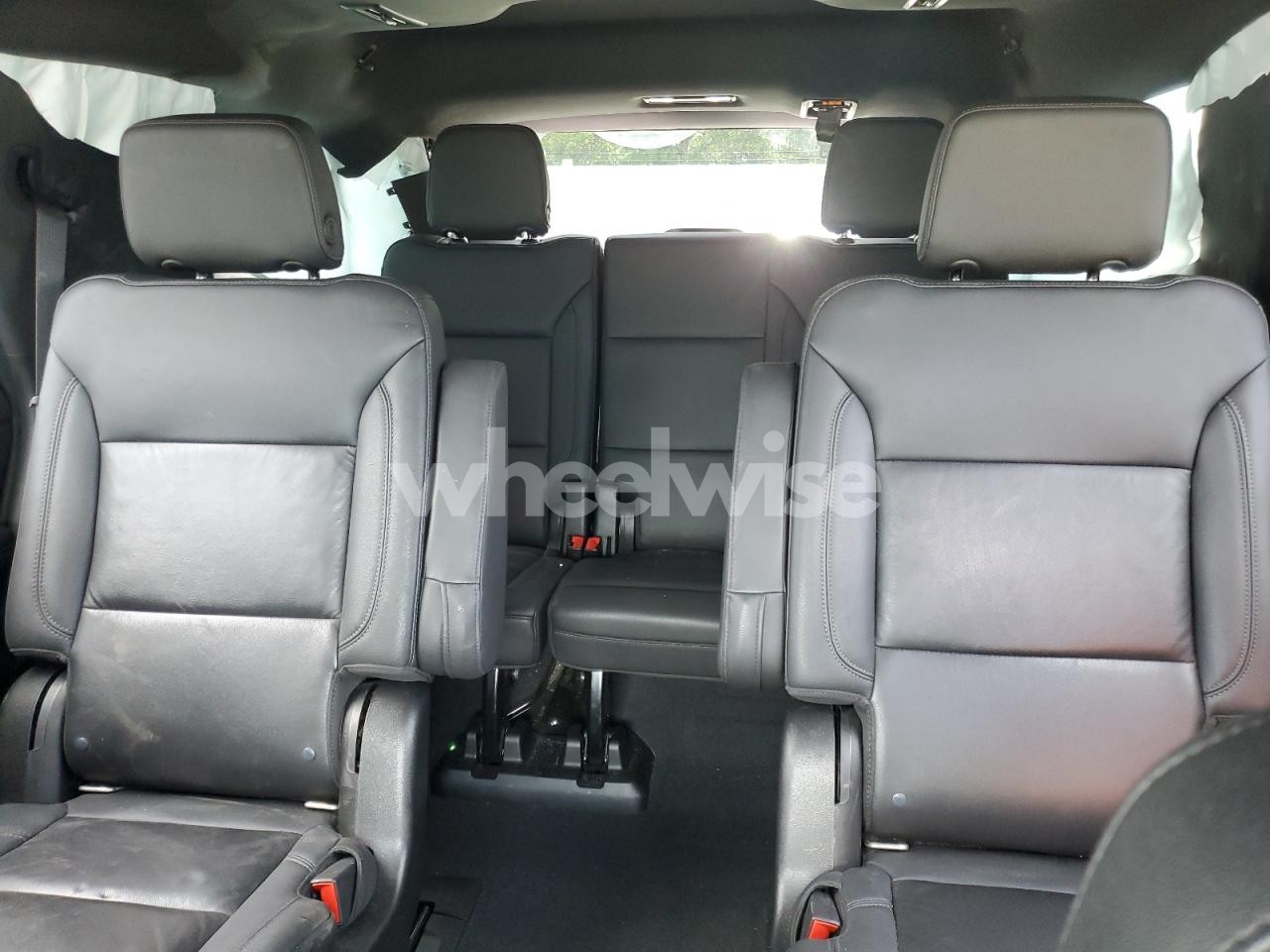 Photo 10 of 2021 CHEVROLET TAHOE K1500 Z71 (VIN 1GNSKPKD1MR222776)