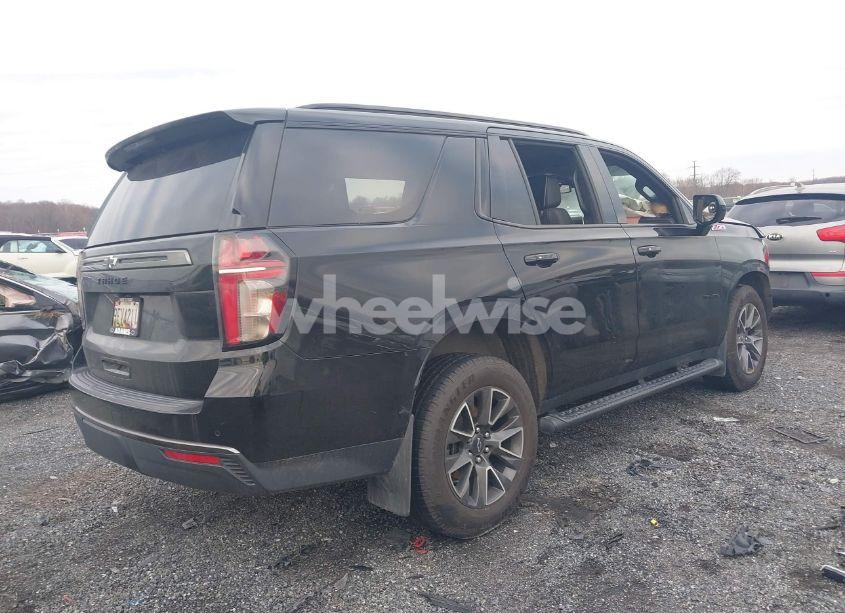 Photo 4 of 2021 Chevrolet Tahoe 4WD Z71 (VIN 1GNSKPKD1MR491988)