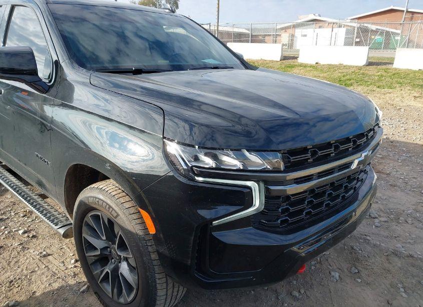 2021 Chevrolet Tahoe 4WD Z71 (VIN 1GNSKPKD5MR215023) main photo