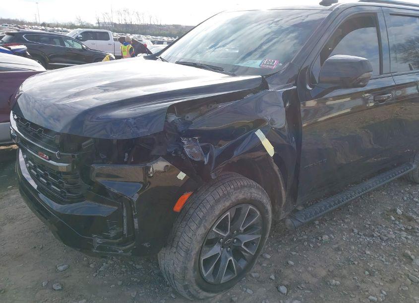 Photo 2 of 2021 Chevrolet Tahoe 4WD Z71 (VIN 1GNSKPKD5MR215023)