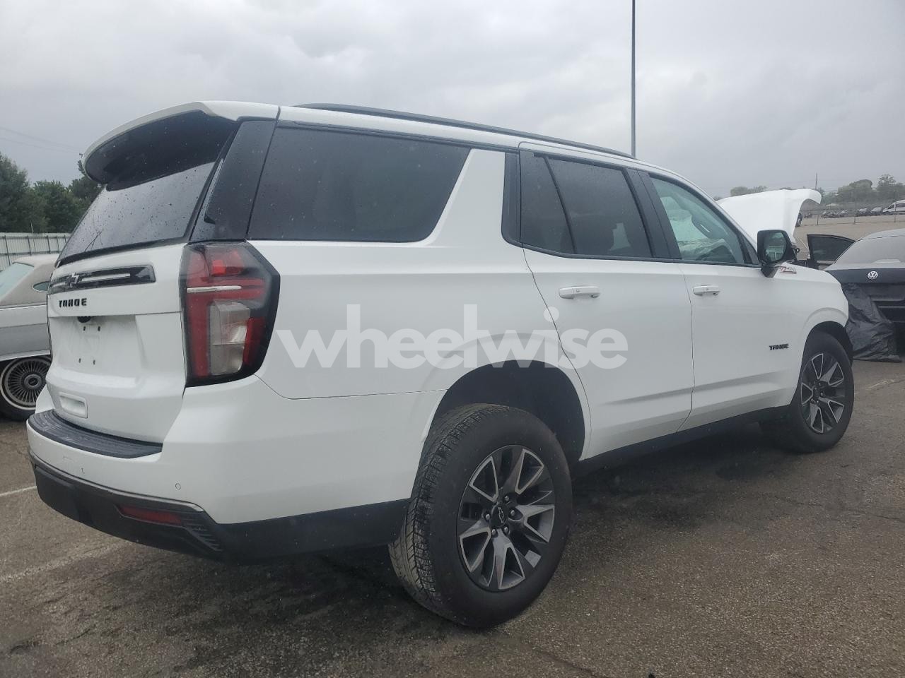 Photo 3 of 2022 CHEVROLET TAHOE K1500 Z71 (VIN 1GNSKPKD5NR252168)