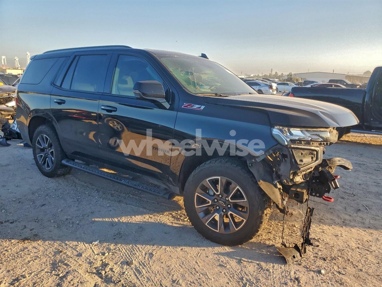 Photo 4 of 2022 CHEVROLET TAHOE K1500 Z71 (VIN 1GNSKPKD5NR295733)